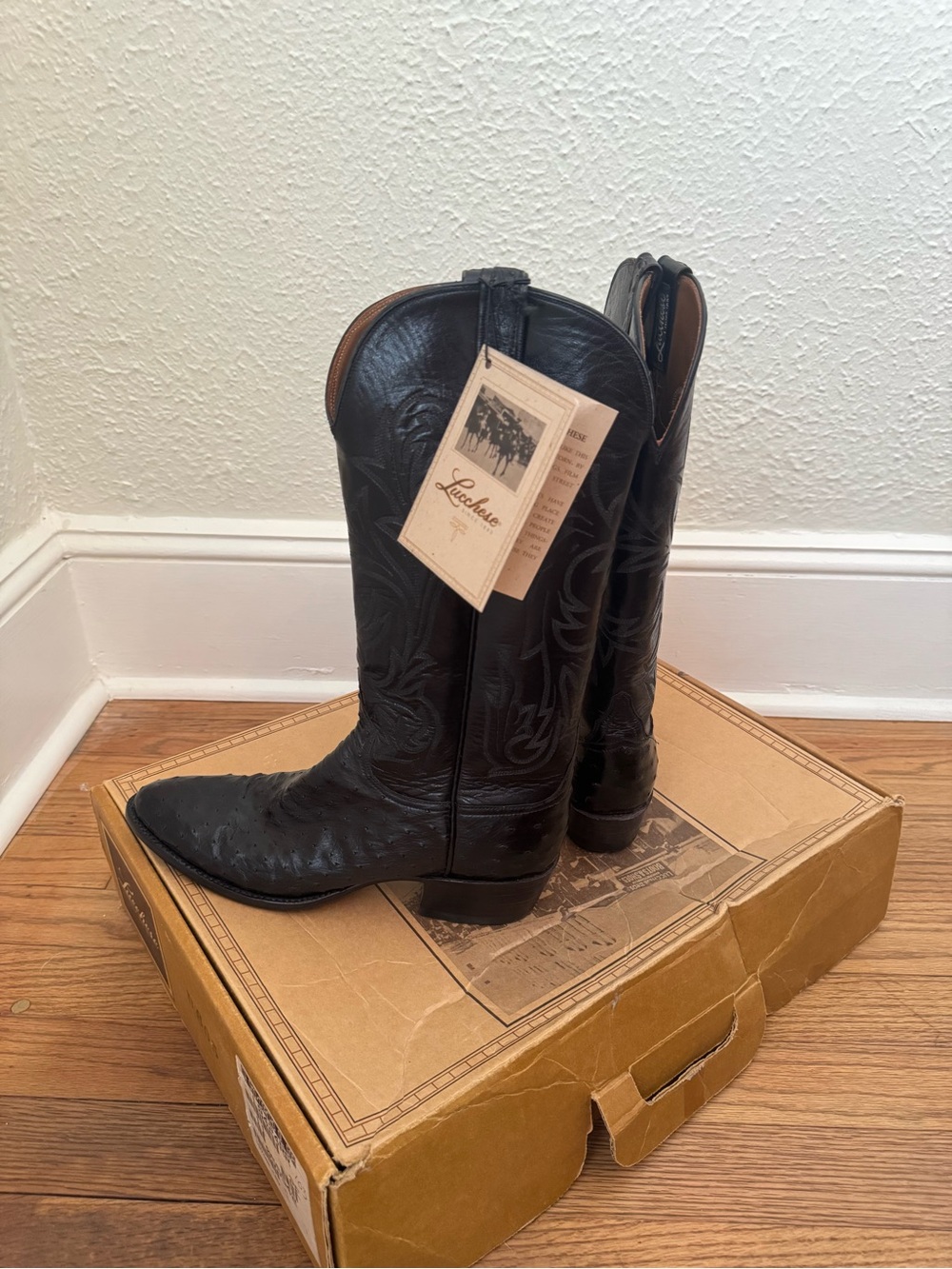 Classic NWT Black Luxury Lucchese Boots with Embroidery BEAUTIFUL 8 - Picture 3 of 8